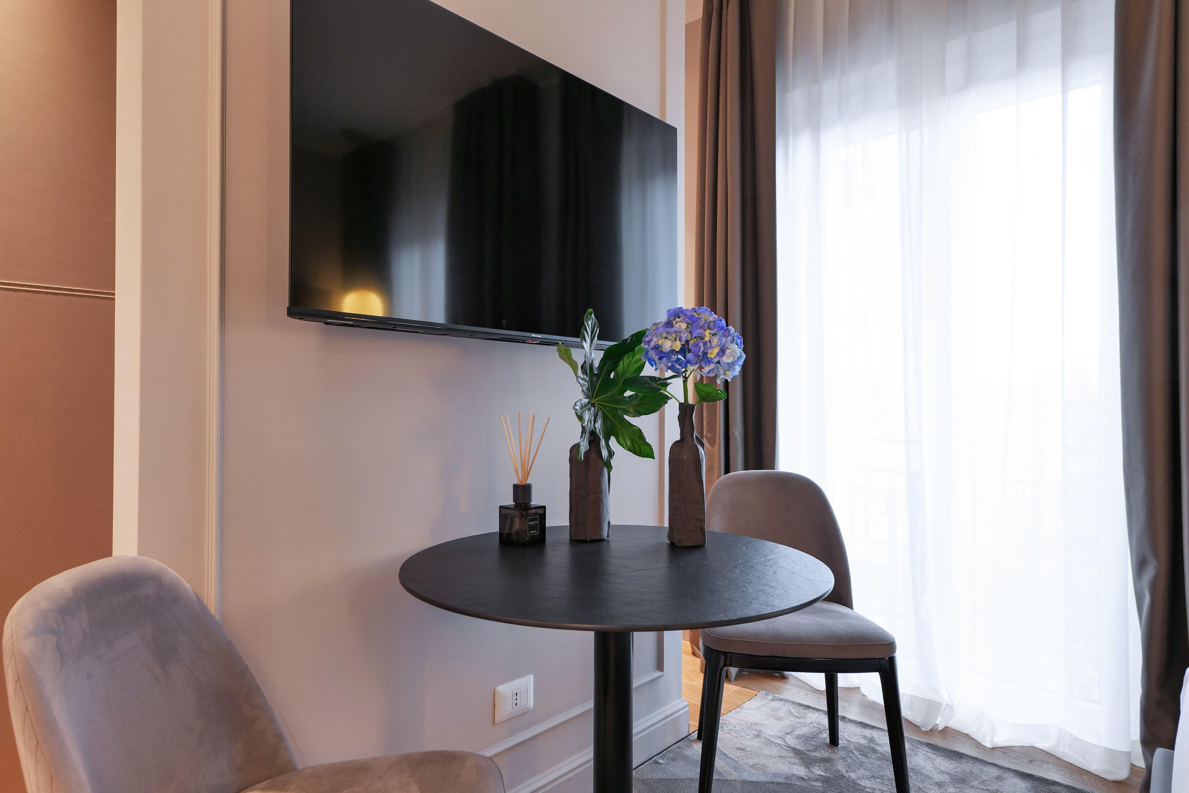Prestige Boutique Aparthotel - Piazza Duomo View — Photos 1